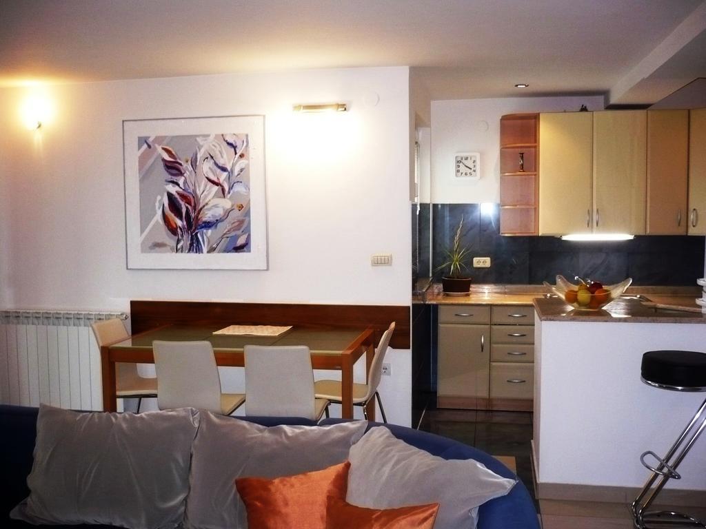 Apartments Karmen פולה מראה חיצוני תמונה